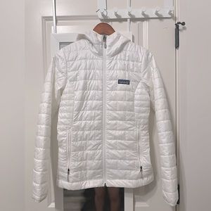 Patagonia Women’s Hooded Nano Puff Jacket XS White